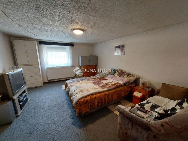 Eladó családi ház, Baján 25.5 M Ft, 3 szobás