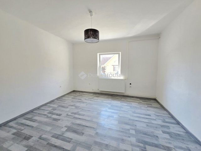 Eladó családi ház, Siklóson 36.9 M Ft, 3 szobás