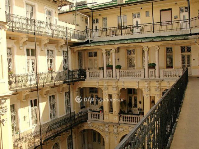 Eladó téglalakás, Budapesten, V. kerületben 86.9 M Ft, 2 szobás