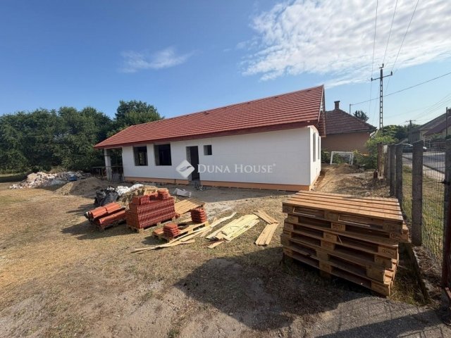 Eladó családi ház, Nyáregyházán 79 M Ft, 4 szobás