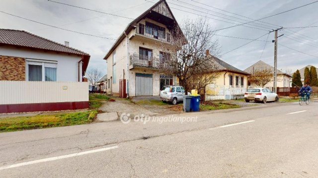Eladó családi ház, Fehérgyarmaton 38.5 M Ft, 4+2 szobás