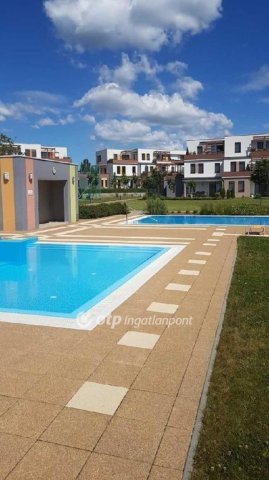 Eladó téglalakás, Balatonalmádiban 117.9 M Ft, 2+1 szobás