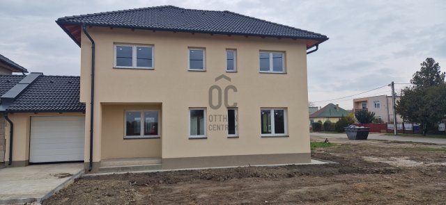 Eladó ikerház, Debrecenben 99 M Ft, 6 szobás