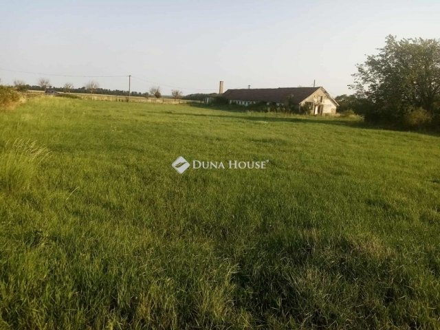Eladó telek, Undon 79 M Ft / költözzbe.hu