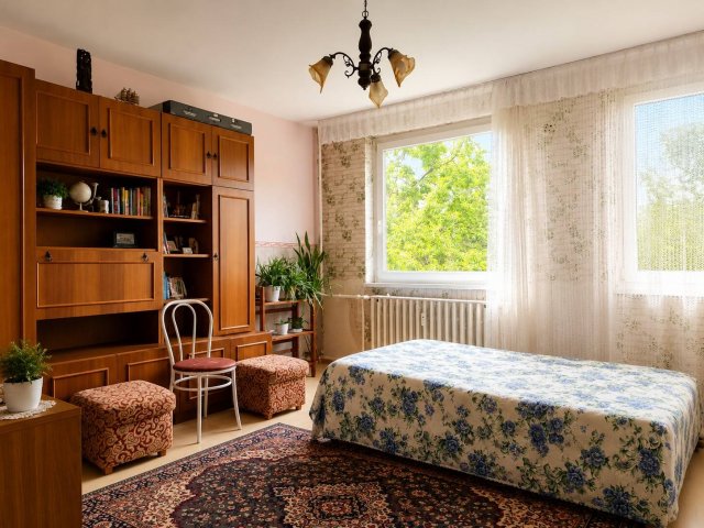 Eladó téglalakás, Veszprémben 34 M Ft, 1 szobás