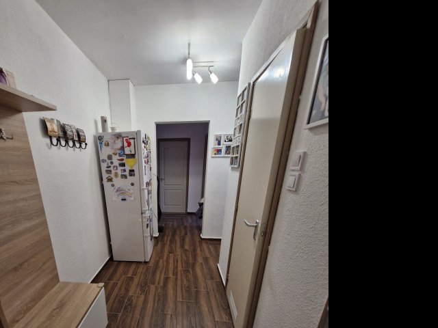 Eladó panellakás, Pécsett 59.9 M Ft, 3 szobás