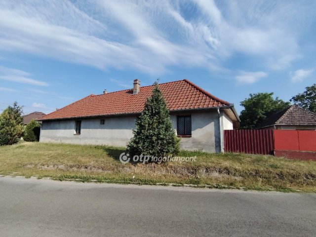 Eladó családi ház, Akasztón 15.49 M Ft, 3 szobás