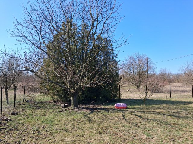 Eladó nyaraló, Mezőcsáton 18 M Ft, 3 szobás