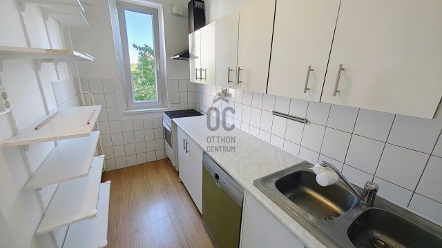 Kiadó panellakás, albérlet, Debrecenben 200 E Ft / hó, 3 szobás