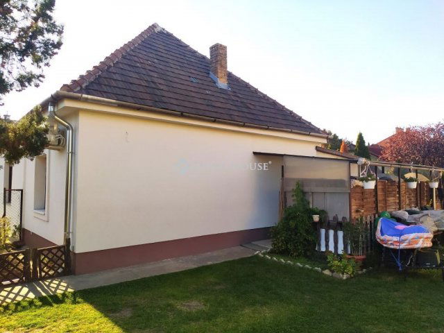 Eladó családi ház, Budapesten, XIV. kerületben 99 M Ft, 1 szobás