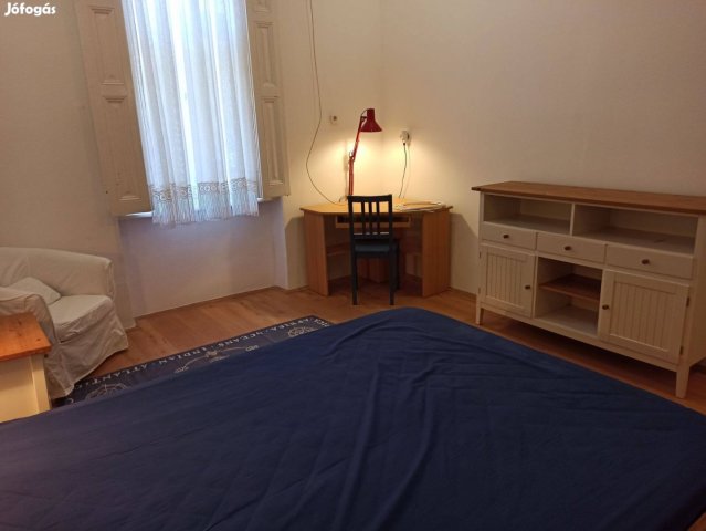 Kiadó téglalakás, albérlet, Szegeden 70 E Ft / hó, 3 szobás