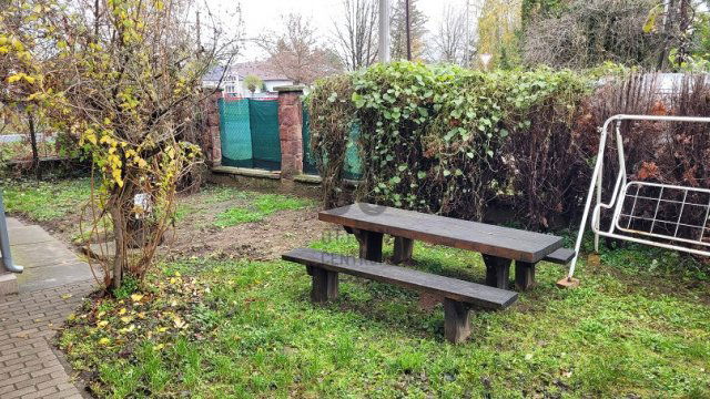 Kiadó téglalakás, albérlet, Pápán 120 E Ft / hó, 2 szobás