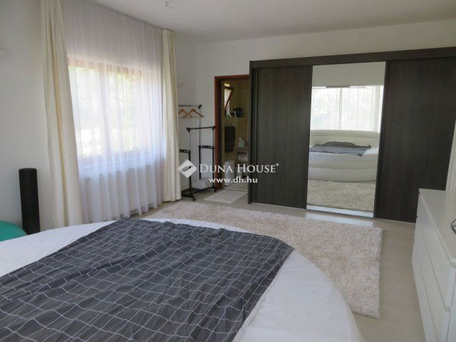 Eladó családi ház, Pátyon 139.8 M Ft, 6 szobás