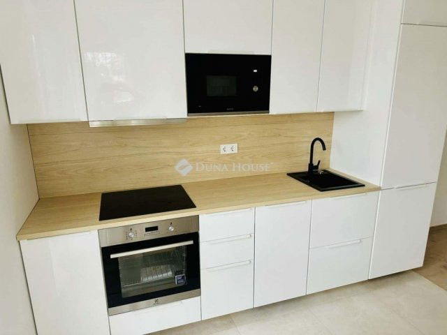 Eladó téglalakás, Budapesten, XVI. kerületben 99.9 M Ft