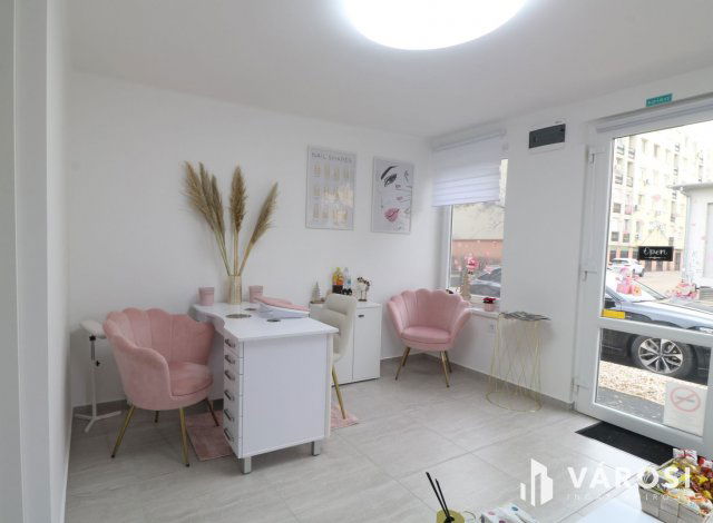 Kiadó üzlethelyiség, Szegeden 85 E Ft / hó, 1 szobás