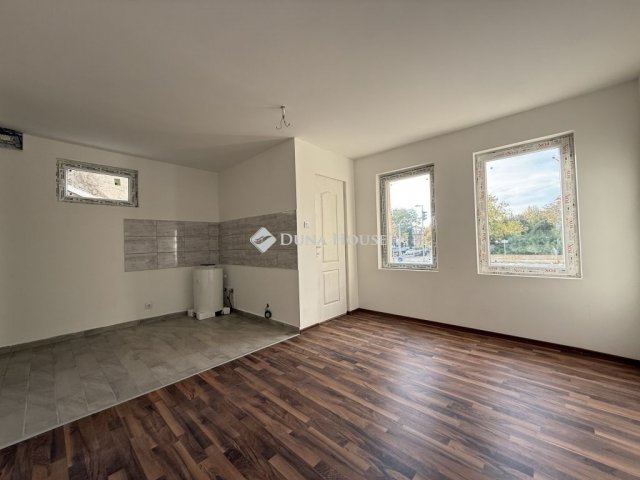 Eladó téglalakás, Budapesten, XXI. kerületben 27.9 M Ft