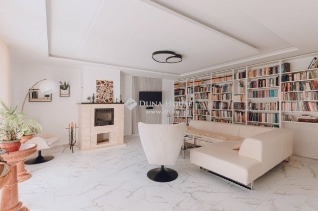 Eladó családi ház, Kecskeméten 225 M Ft, 5 szobás