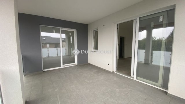 Eladó téglalakás, Dunaharasztin 89.79 M Ft, 2 szobás