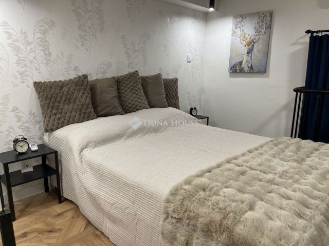 Eladó téglalakás, Budapesten, VI. kerületben, Eötvös utcában