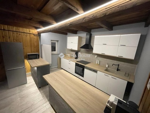 Eladó ipari ingatlan, Nyáregyházán 310 M Ft