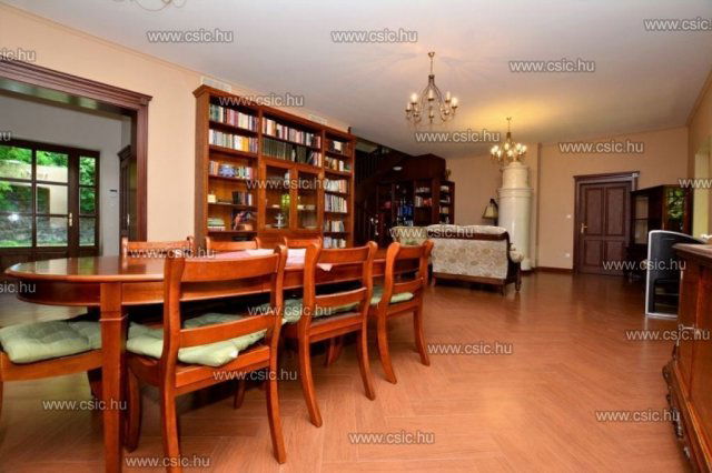 Eladó családi ház, Leányfaluban 400 M Ft, 11 szobás