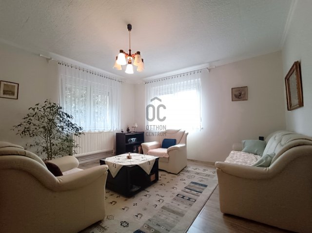 Eladó családi ház, Pomázon, Mikszáth Kálmán utcában 87.5 M Ft