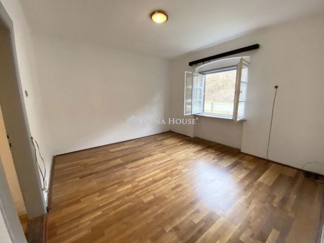 Eladó sorház, Ajkán 11.9 M Ft, 2 szobás / költözzbe.hu