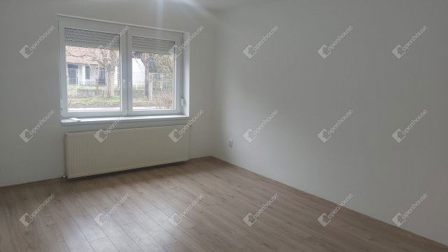 Eladó családi ház, Békéscsabán 55 M Ft, 3 szobás