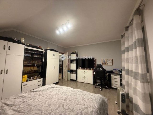 Eladó téglalakás, Vecsésen 46.5 M Ft, 4 szobás