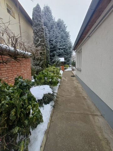 Eladó családi ház, Baján 55 M Ft, 2+1 szobás