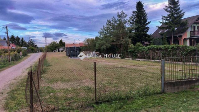 Eladó telek, Fóton 31 M Ft / költözzbe.hu