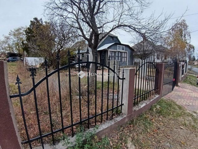 Eladó családi ház, Kisbéren 18 M Ft, 2 szobás