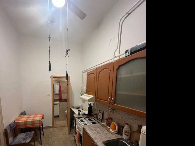 Kiadó téglalakás, albérlet, Pécsett, Perczel Miklós utcában