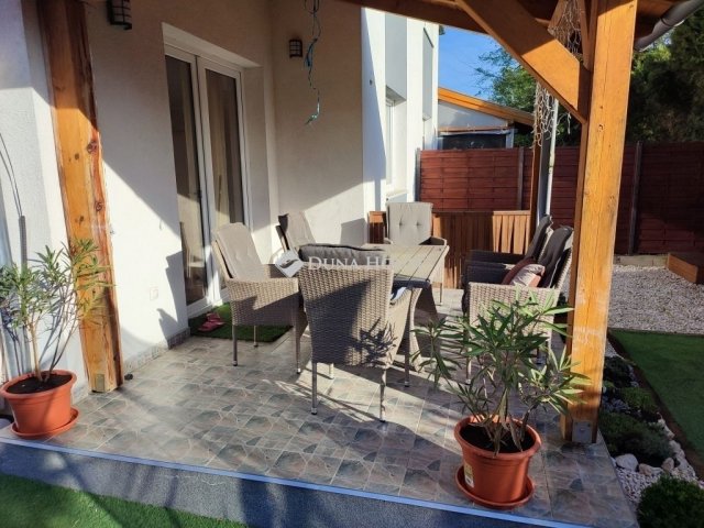 Eladó ikerház, Fóton 126 M Ft, 5 szobás / költözzbe.hu