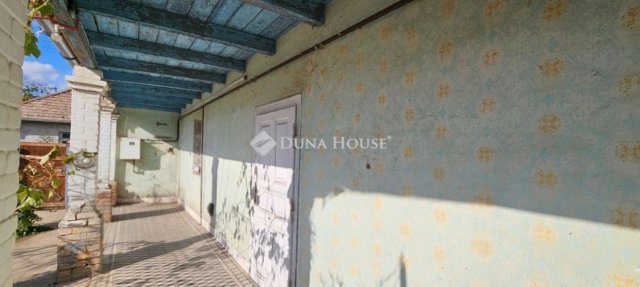 Eladó családi ház, Tápiószecsőn 26.6 M Ft, 2 szobás