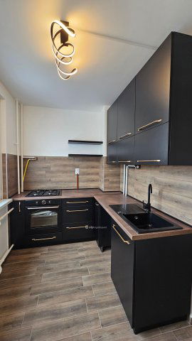 Eladó panellakás, Szentesen 39.9 M Ft, 1+1 szobás