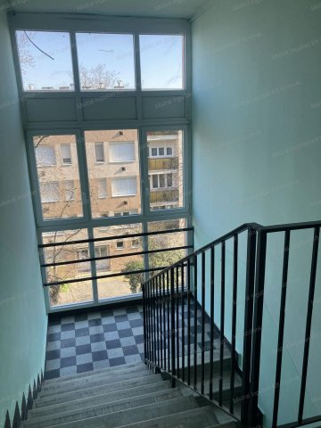 Eladó panellakás, Szolnokon 31.9 M Ft, 2 szobás