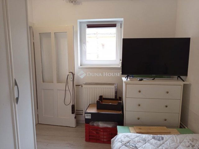 Eladó ikerház, Komlón 28.9 M Ft, 3 szobás / költözzbe.hu