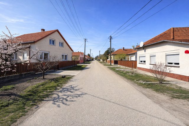 Eladó családi ház, Tiszakécskén 45 M Ft, 3 szobás