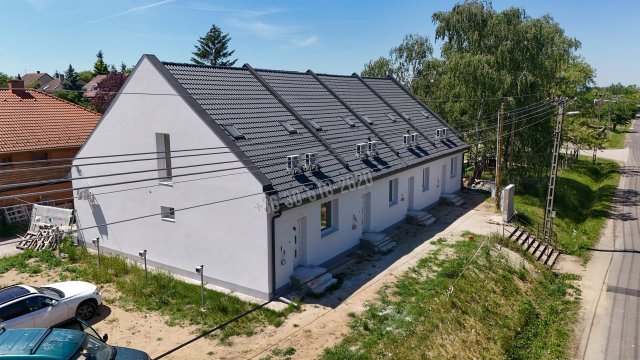 Eladó sorház, Balassagyarmaton, Honti utcában 59.99 M Ft