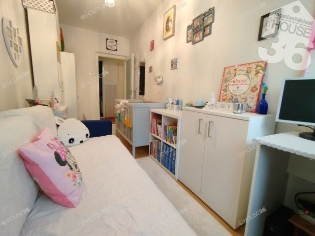 Eladó panellakás, Kecskeméten 61.5 M Ft, 3 szobás