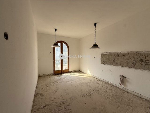 Eladó téglalakás, Szigetszentmiklóson 70 M Ft, 3 szobás