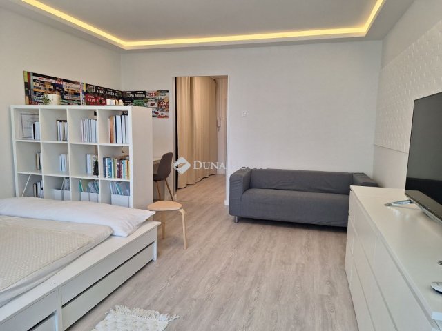 Kiadó panellakás, albérlet, Kecskeméten 180 E Ft / hó, 1 szobás
