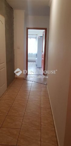 Eladó családi ház, Pócsmegyeren 79 M Ft, 5 szobás