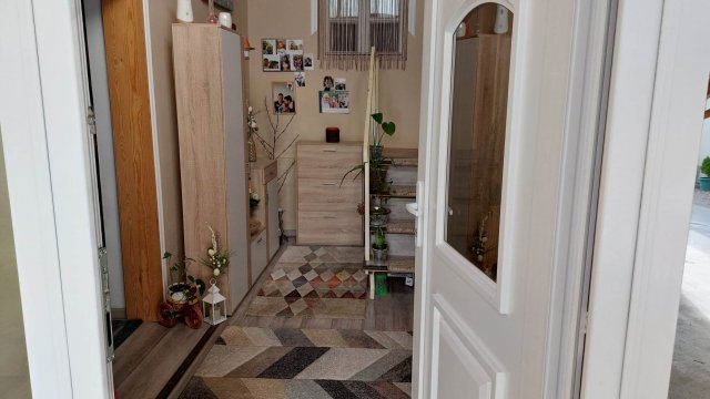 Eladó családi ház, Egerben 84.9 M Ft, 6 szobás