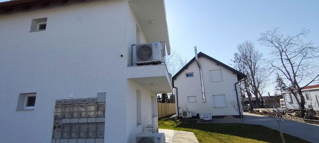 Eladó téglalakás, Balatonkenesén 73 M Ft, 2 szobás