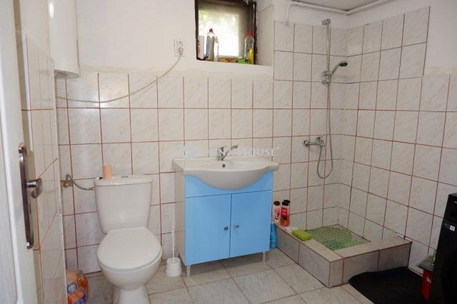 Eladó családi ház, Dégen 13.3 M Ft, 2 szobás