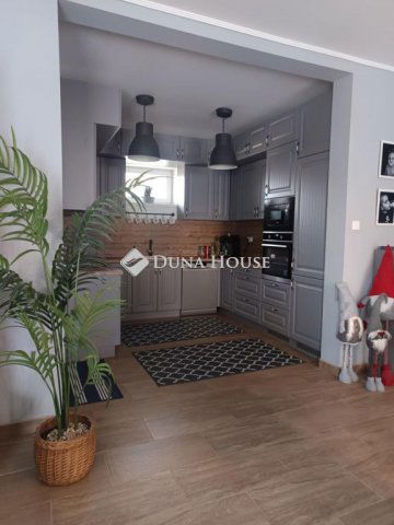 Eladó családi ház, Sólyon 165 M Ft, 5 szobás