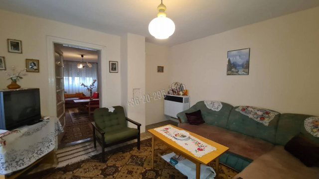 Eladó családi ház, Dunaújvárosban, Petőfi Sándor utcában