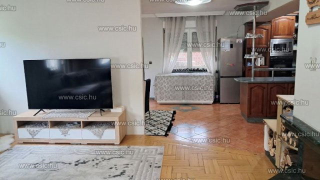 Eladó családi ház, Budapesten, XV. kerületben 380 M Ft